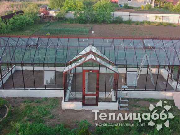 Теплица botanik Т-34 с тамбуром (34 м2)